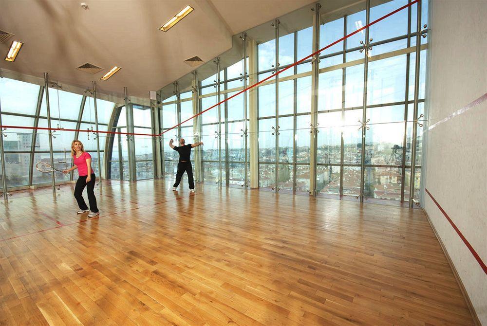 בויוקצ'קמג'ה Eser Premium Hotel & Spa מראה חיצוני תמונה Squash courts at the National Indoor Arena