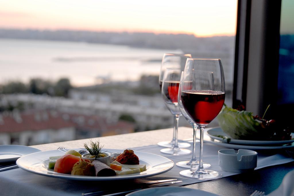 בויוקצ'קמג'ה Eser Premium Hotel & Spa מראה חיצוני תמונה A view of the Aegean Sea from the hotel