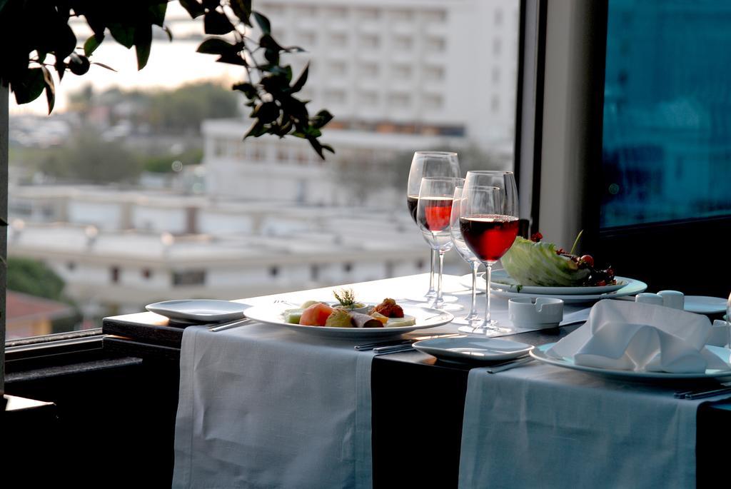בויוקצ'קמג'ה Eser Premium Hotel & Spa מראה חיצוני תמונה A table set for dinner