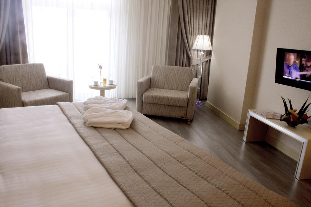 בויוקצ'קמג'ה Eser Premium Hotel & Spa מראה חיצוני תמונה A room at the hotel