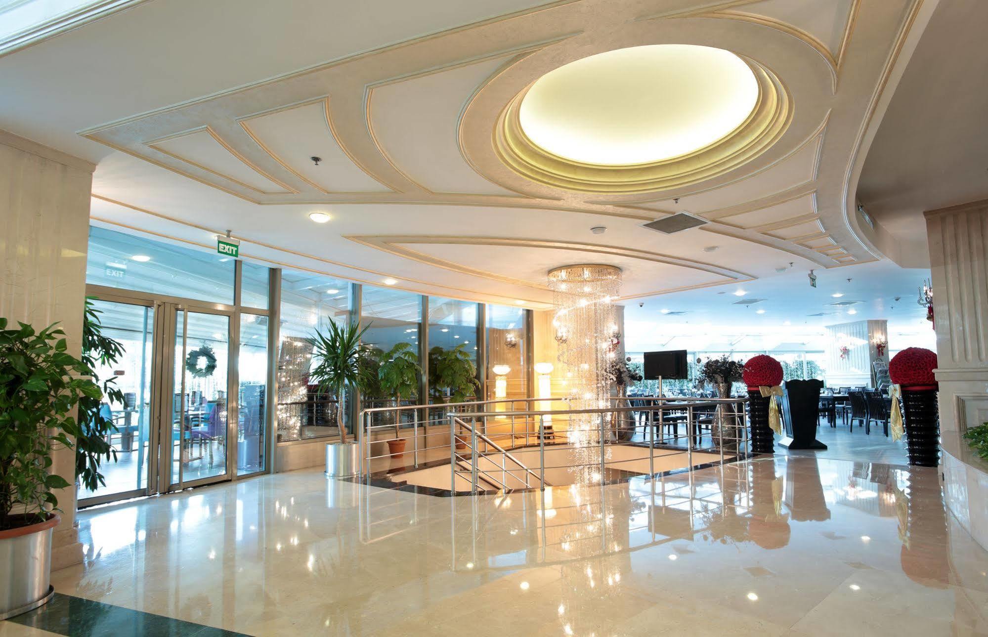 בויוקצ'קמג'ה Eser Premium Hotel & Spa מראה חיצוני תמונה Lobby